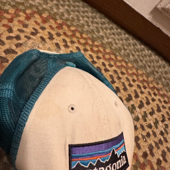 Patagonia Blue and Cream Cap - Picture 2 of 3